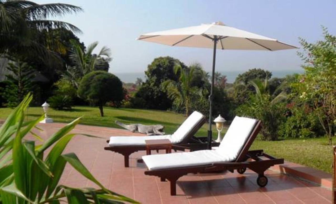 White Horse Residence Tanji Luaran gambar