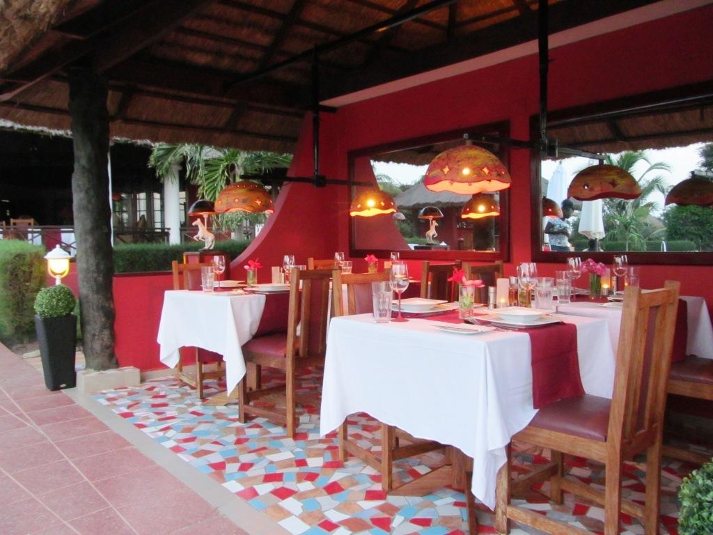 White Horse Residence Tanji Luaran gambar