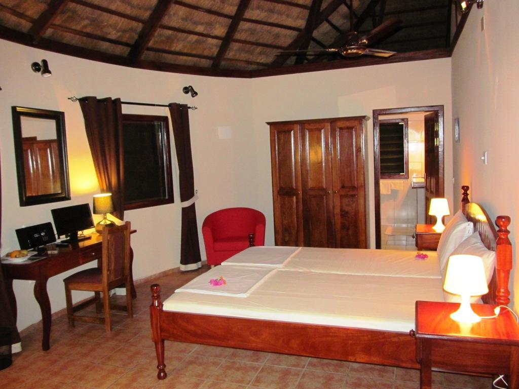 White Horse Residence Tanji Luaran gambar